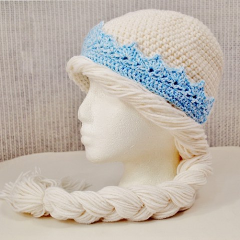 Elsa Frozen hat crocheted by Darleen Hopkins https://crochetbydarleenhopkins.com/patterns/