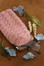 pretty-in-pink-eyeglass-case