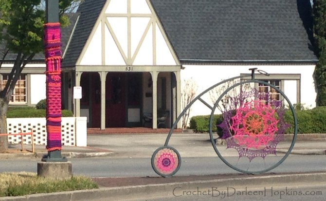 more-yarn-bombing-in-Rome-GA