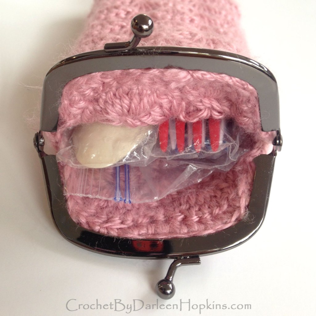 using an eyeglass case to carry plastic forks and spoons crochet pattern by darleen hopkins