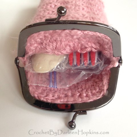 using an eyeglass case to carry plastic forks and spoons crochet pattern by darleen hopkins
